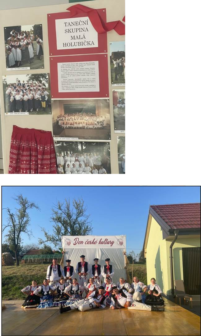 Obsah obrázku obloha, strom, text, dům 