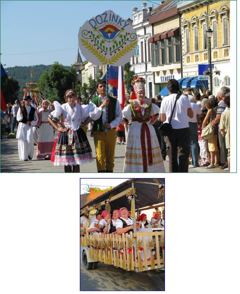 Obsah obrázku oblečení, osoba, venku, muž 